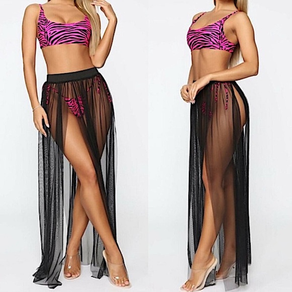 1 LEFT ✨ Black Bikini Swim Coverup Skirt